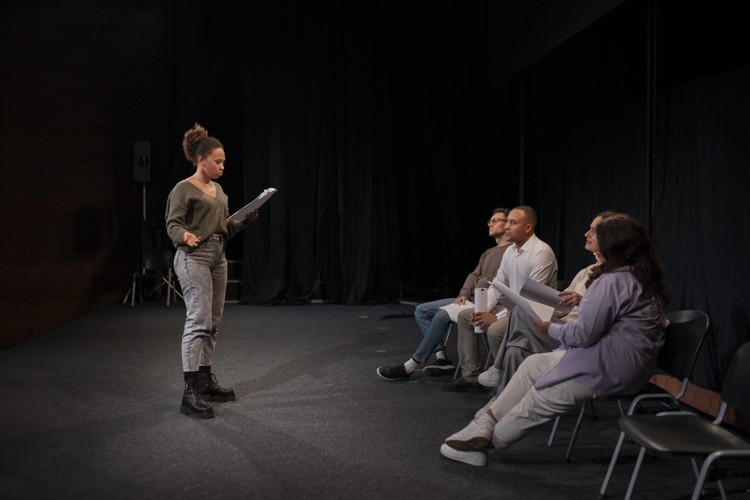 diferentes momentos de la clase de teatro